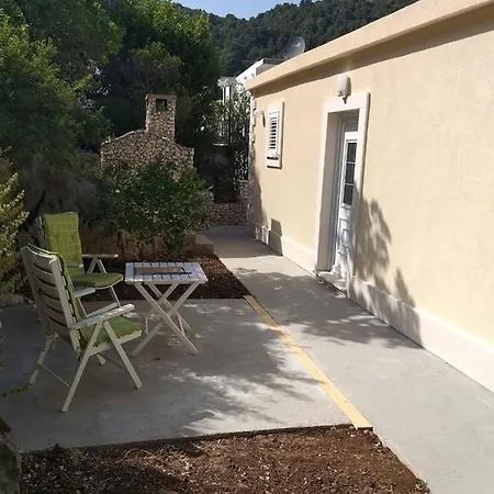 Seaside Holiday House Okuklje, Mljet - 4943 別荘 Maranovići